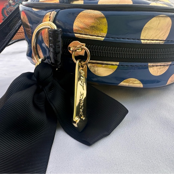 Betsey Johnson Patent Round Polka Dot Bag 💙🖤 - Picture 7 of 9